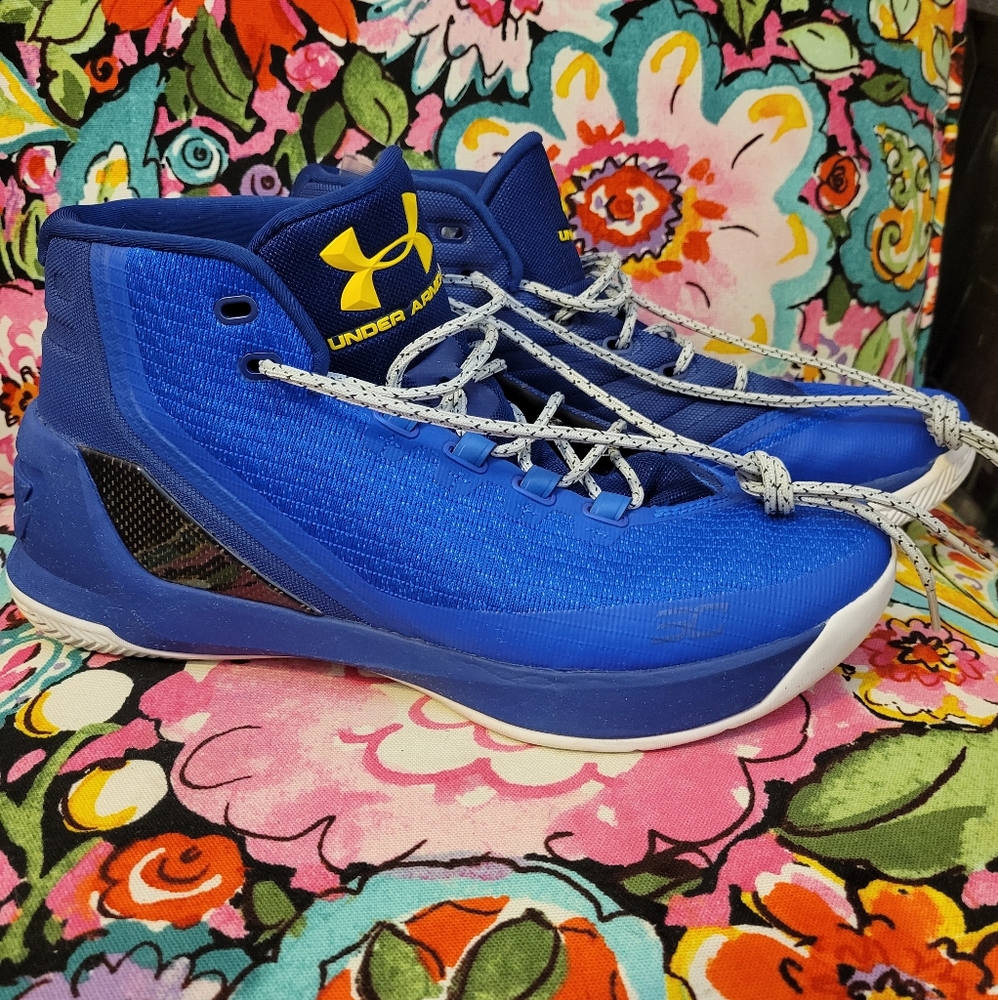 Mens Under Armour basketball shoes size 11.5